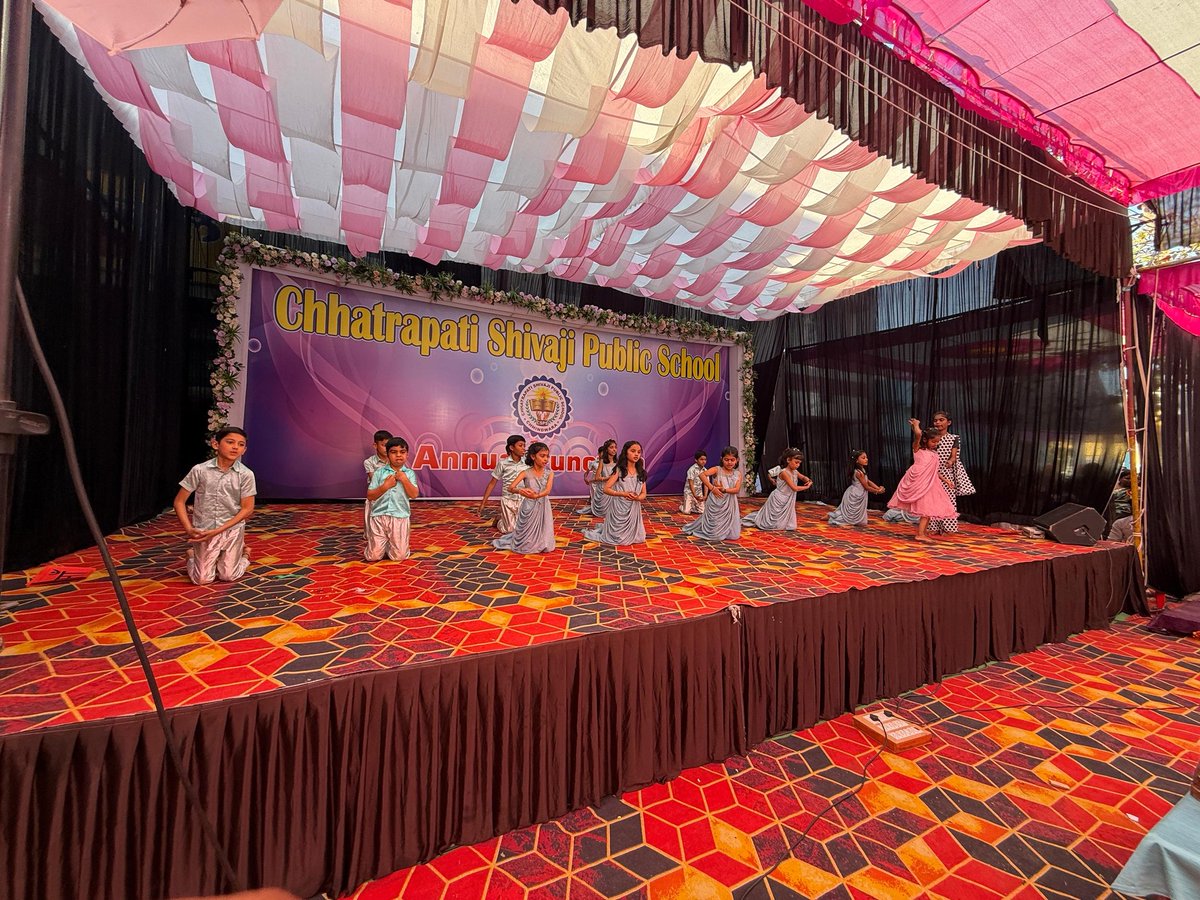 buntyviveksahu's tweet image. छत्रपति शिवाजी स्कूल, चंदनगाँव के वार्षिक उत्सव में सम्मिलित हुआ। विद्यालय के सभी शिक्षक-शिक्षिकाओं एवं स्टाफ का हृदय से आभार, जो ऐसे सुंदर आयोजनों के माध्यम से हमारे बच्चों को अपनी कला, आत्मविश्वास और प्रतिभा दिखाने का अवसर प्रदान करते हैं।
#AnnualFunction #Chhindwara