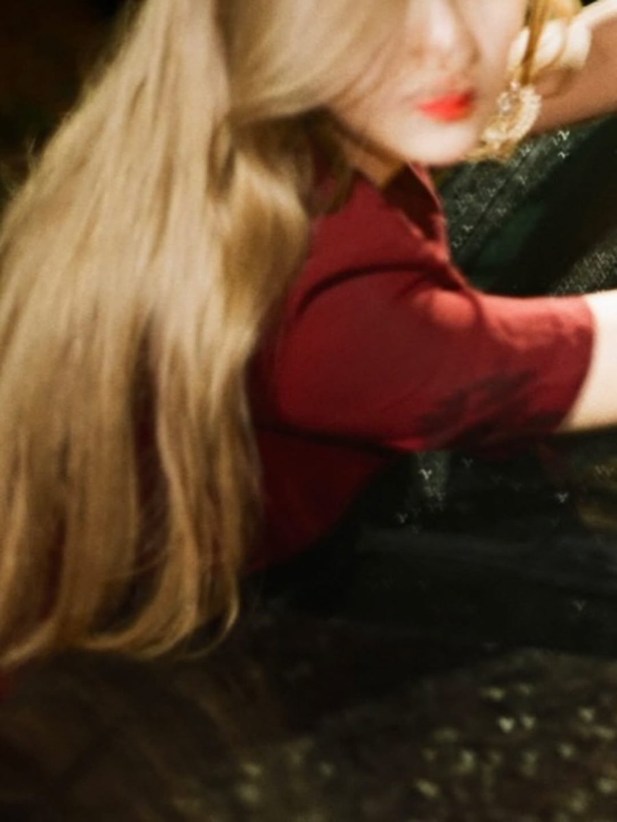 yerisexc's tweet photo. BLONDE YERI FROM 2016 😭💜 https://t.co/GIBB4RFHb0