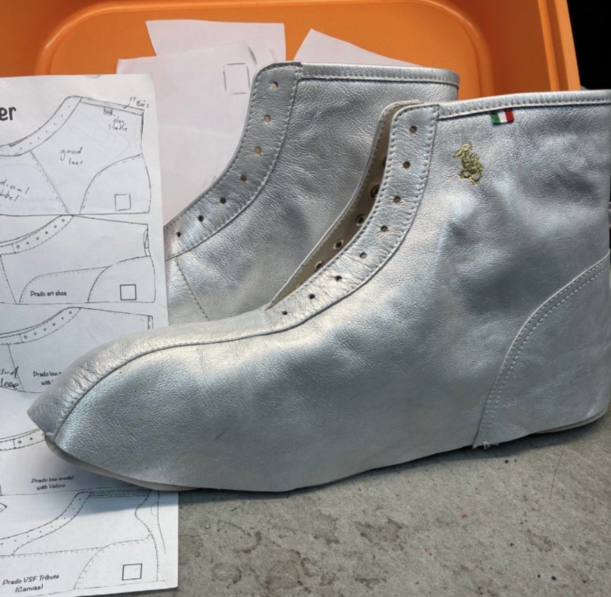 Being passionate about motorsport, loving Ciccio’s hand made driving shoes, I have made two different VSF driving shoes already. For 2026 I want to make a tribute shoe, having Ciccio and Merzario in mind,  I have designed a new ankle boot with a very thin sole.
Prado driving shoe