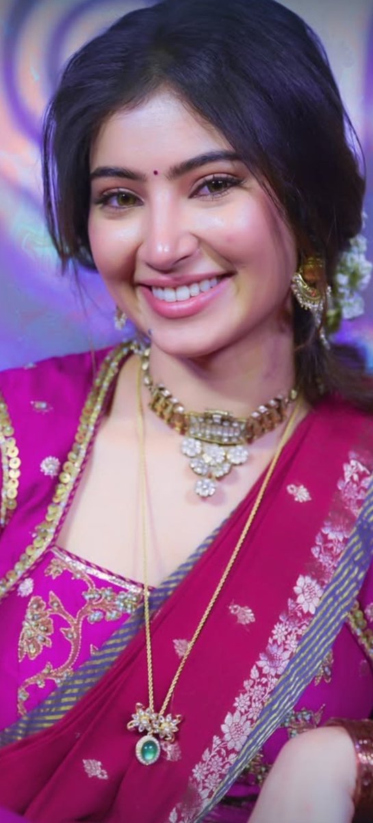 AkashTamannaah's tweet photo. Entered into tollywood,oruthan irrukan avana nenacha dhaan bayama irruku🥲🥲 https://t.co/CP2HQ6Rgds