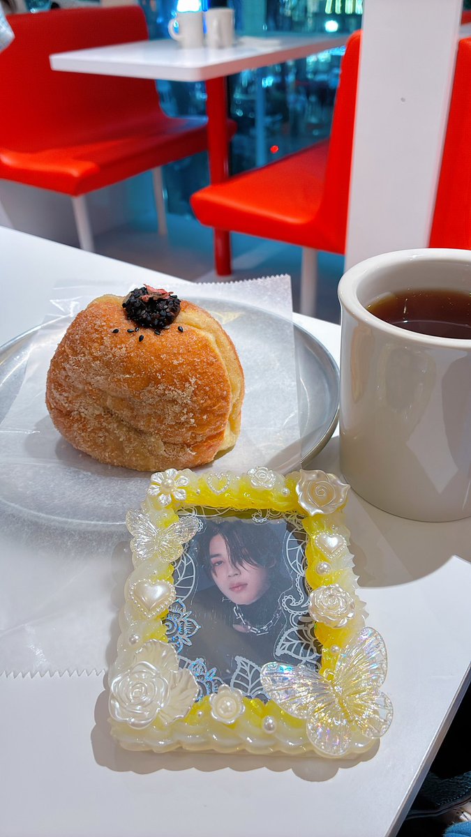 rmeventplanning's tweet photo. 【ワークショップ開催のお知らせ】
ホイップデコワークショップを開催します🐨
日時:2/22(日)16:00〜20:00
会場:新大久保近郊
オリジナルのトレカケースを4個まで作れます。
只今よりDMにて受付開始▶️
他ペンさんも大歓迎です💙
詳細は募集画像をご確認ください。+ https://t.co/84ybyoUVDI