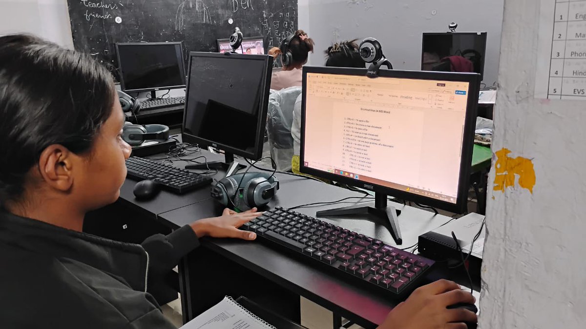 apnipathshalain's tweet image. That moment when students are too focused to even check their phones.
Rare.
apnipathshala.org

#StudentFocus #EducationGoals #ApniPathshala