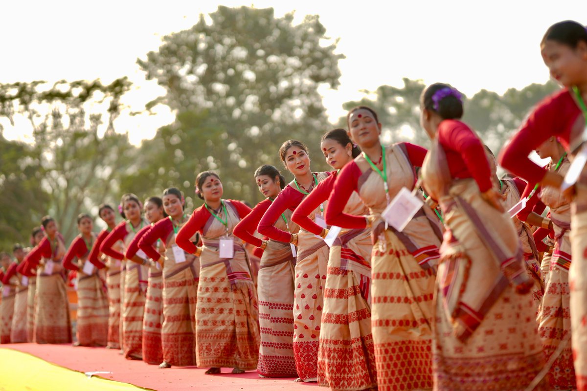 himantabiswa's tweet photo. Assam goes all out to welcome Adarniya Shri @narendramodi Ji.

The celebrations have already begun as people from all walks of life line the streets, eagerly awaiting the arrival of their beloved Prime Minister. https://t.co/nGIHmsNqzF