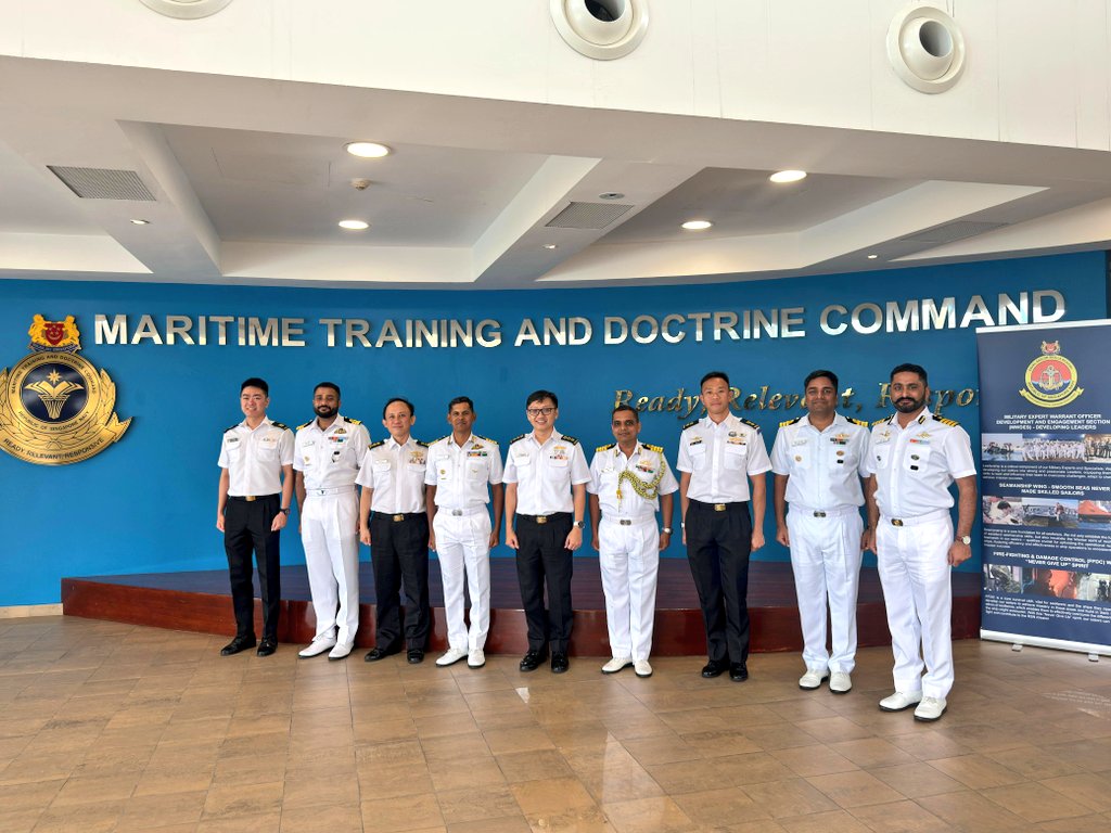 indiannavy's tweet photo. #1TS at Singapore.
Dr Shilpak Ambule, @HCI_Singapore interacted with the trainees of #1TS.
Senior Officer 1TS & COs called on Commander Maritime Training & Doctrine Command.
Professional experiences were shared during the visit of a team of ILOs from Information Fusion Centre.
Read more:-
https://t.co/cHs8Fhcb6C
@mindefsg @HCI_Singapore
@IN_HQSNC @SpokespersonMoD