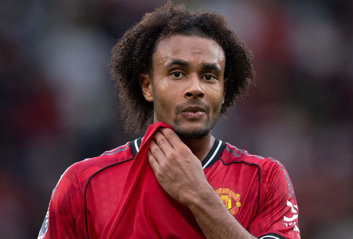 mufcMPB's tweet image. 🚨 JUST IN:

Joshua Zirkzee is sidelined by an injury for the Manchester derby today. He is out for a bit and may already have played his LAST game at Old Trafford if things move quickly in Italy - that chance is SIGNIFICANT. He would love to join Roma. #MUFC [@joost_blaauwhof]