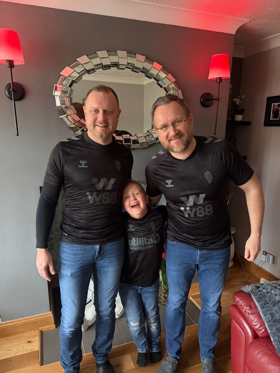 Russell C tweet media