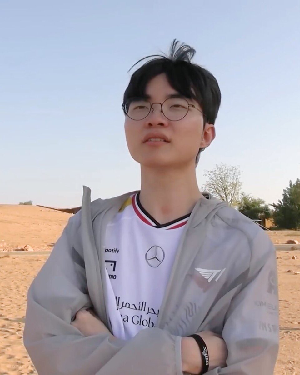 ヅィイカワ #FAKERWIN (@hyeokoyangi) on Twitter photo 