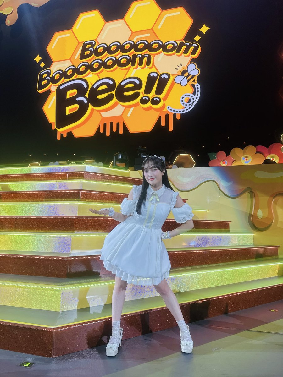 iRis_k_miyu's tweet photo. #虹ブンブンビー_day1
ありがとうございました🐝🌈🐝🌈
ミツバチさんの気合いがすごくて、たのしすぎた〜！！！私たちのこと大好きじゃ〜〜ん！！😊
スズランの楽曲も、マンスリーソロ曲も、次はいつ披露できるのかな？？？みんなの応援があればまたいつか！！！
これからもよろしくね！🌈 https://t.co/kbM1a3jNm5