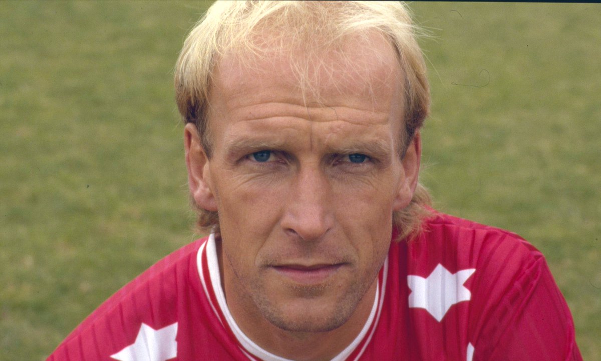 Football Back Then ⚽️🏐⚽️ tweet media