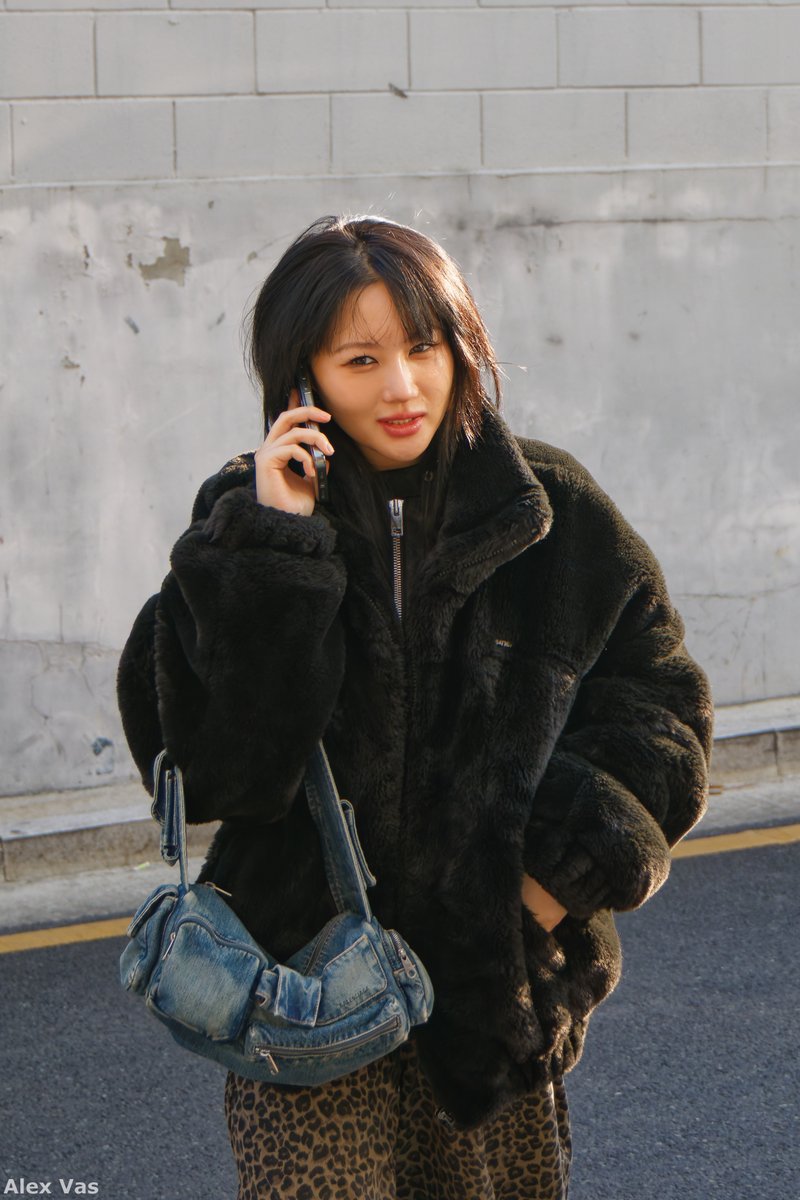 virusalexx07's tweet image. 260117 Whosfanstore ChRocktikal fansign  
#Siyeon #시연 
#ChRocktikal #CRTK #크록티칼 #1st_Album #We_break_you_awake