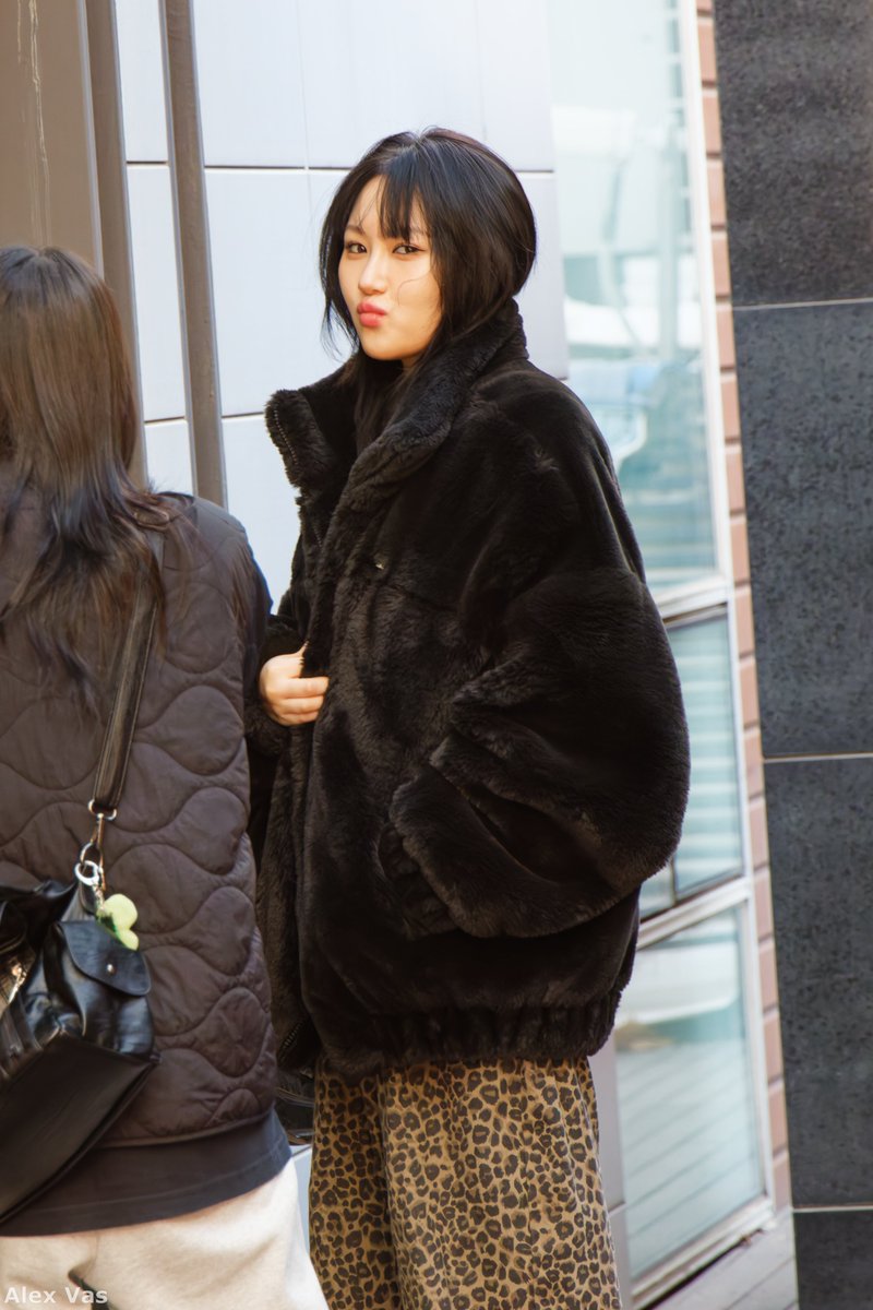 virusalexx07's tweet image. 260117 Whosfanstore ChRocktikal fansign  
#Siyeon #시연 
#ChRocktikal #CRTK #크록티칼 #1st_Album #We_break_you_awake