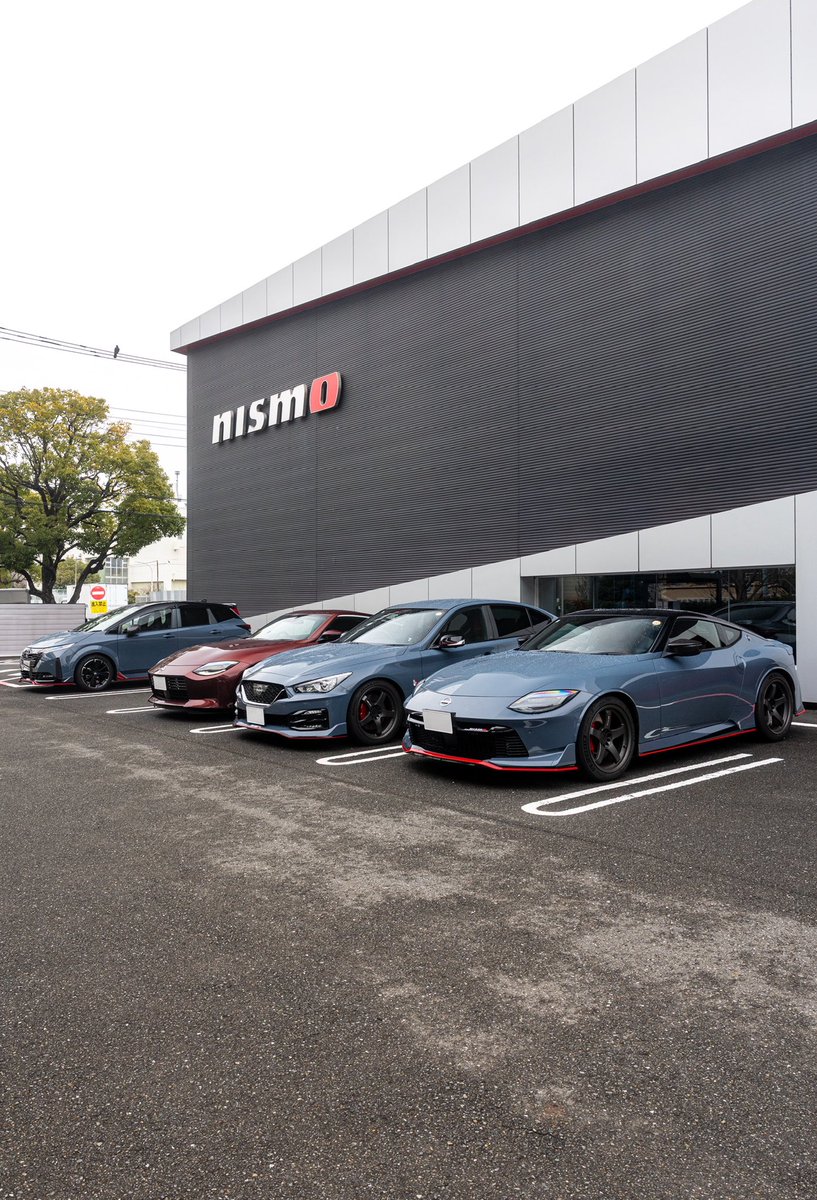 先日のNISMO SHOWROOM
ニスモになりきったバーガンディかわいい
