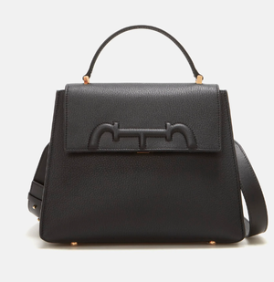 Responso por la Princesa Irene de Grecia.Letizia repite abrigo negro <a href="/coss/">coss</a> Pantalones negros Pendientes triple aro <a href="/goldandrosesjoy/">Gold&Roses Joyas</a>  Bolso negro <a href="/carolinaherrera/">Carolina Herrera</a>  Mocasines negros <a href="/PonsQuintana/">Pons Quintana</a>  Anillo oro <a href="/Coreterno/">Coreterno</a> Guantes  y pashmina negros. Fotos <a href="/GettyImages/">Getty Images</a> Madrid 17/01/26.