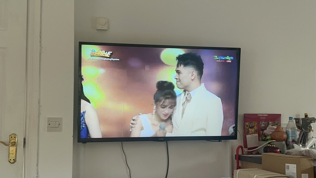 reyshel18's tweet photo. What an epic performances of the Three Finalists! Goosebumps ! 
Christian and Arvery deserved!

#ostdreamers
#tntduets2hulingtapatan https://t.co/FKhWjDLS6K