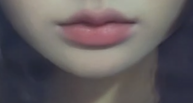 我的唇形好完美好喜欢哼哼哼哼哼哼