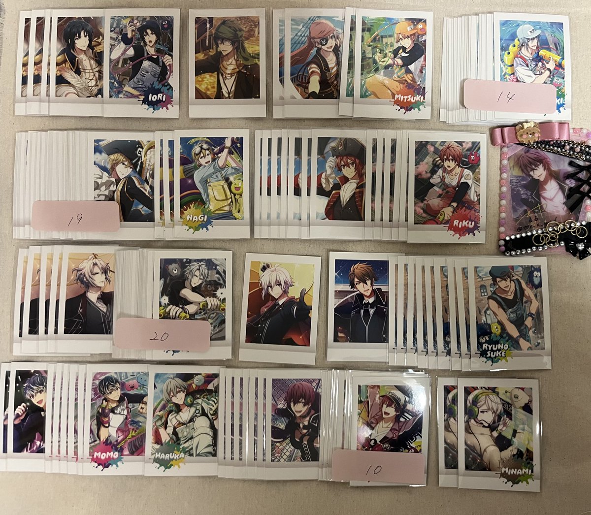 tor_x_mid's tweet image. 【交換】アイナナ アイドリッシュセブン ぱしゃこれ

【譲】一織 大和 三月 環 壮五 ナギ 陸 楽 天 龍之介 百 千 悠 トウマ 巳波 万理

【求】虎於　PG(UR.SSR)&amp;gt;ぶっとび&amp;gt;過去弾

郵送のみ
箔押しはリプにあります
PG含む方優先
難しいかと思いますがお声掛けいただけると嬉しいです…！