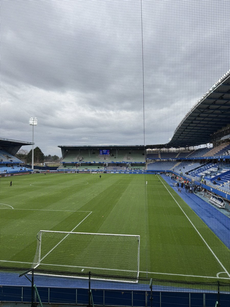 Troyes, bonjour !

(Dommage pour les filets…)

#ESTACSDR #TeamSDR