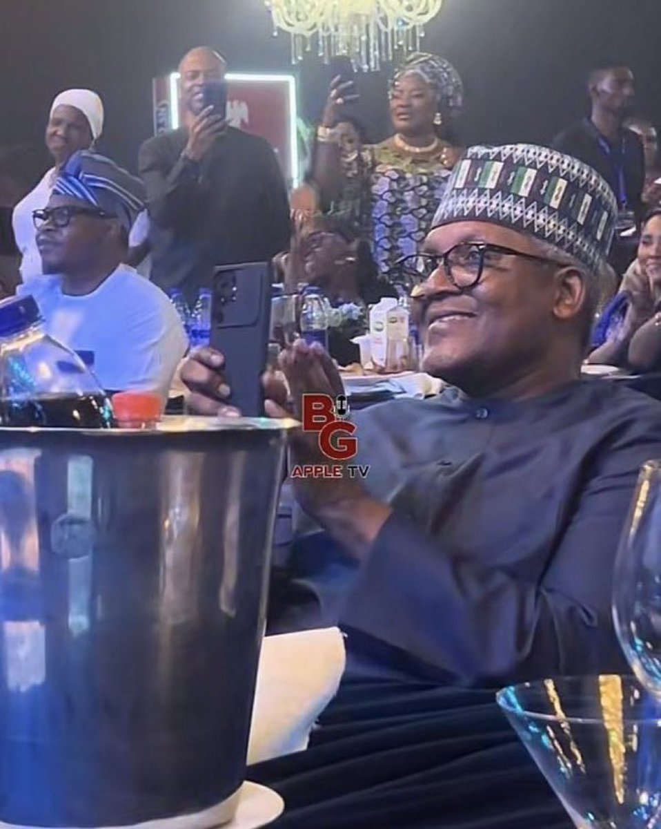 provii8's tweet photo. Wetin Dey inside this Dangote Android phone fit buy 100 GLE 😂🥴 https://t.co/paZ82kEvAF
