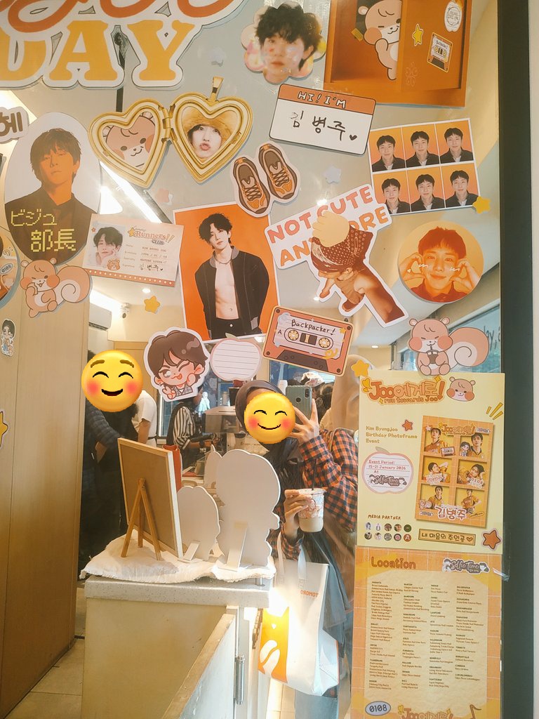 jaehoswan's tweet photo. what a vibrant moment 🍁🐿️ #RunTowardsJoo @Uncloversclub 🧡 https://t.co/D8WLb0cr2G