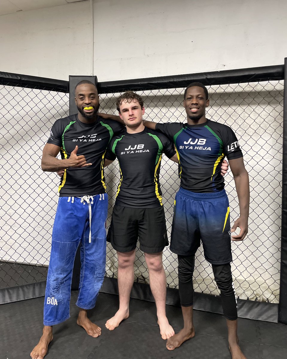 Une bonne séance de JJB NoGi

<a href="/lethalfightwear/">Lethal FightWear</a> pour afficher son identité