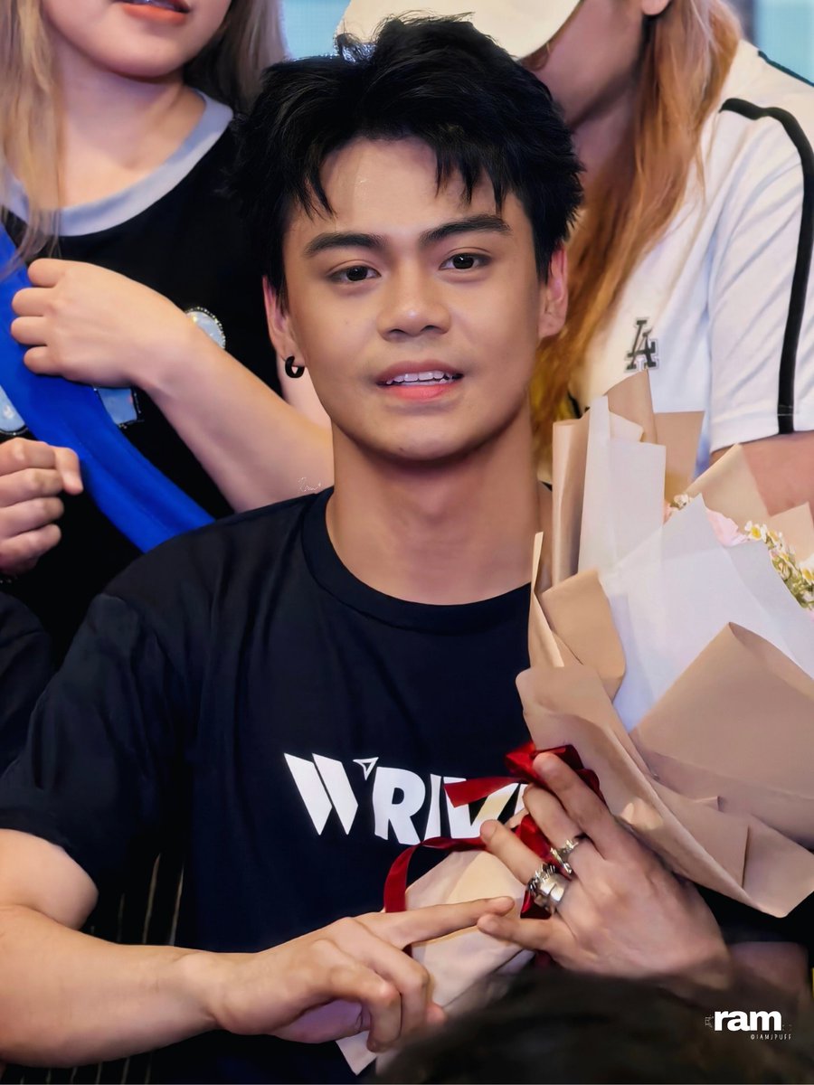 011726 #WRIVE_ASI at #WRIVE_1stAlbumShowcase — SM City North EDSA, The Annex

#WRIVE #WRIVE_1stAlbum