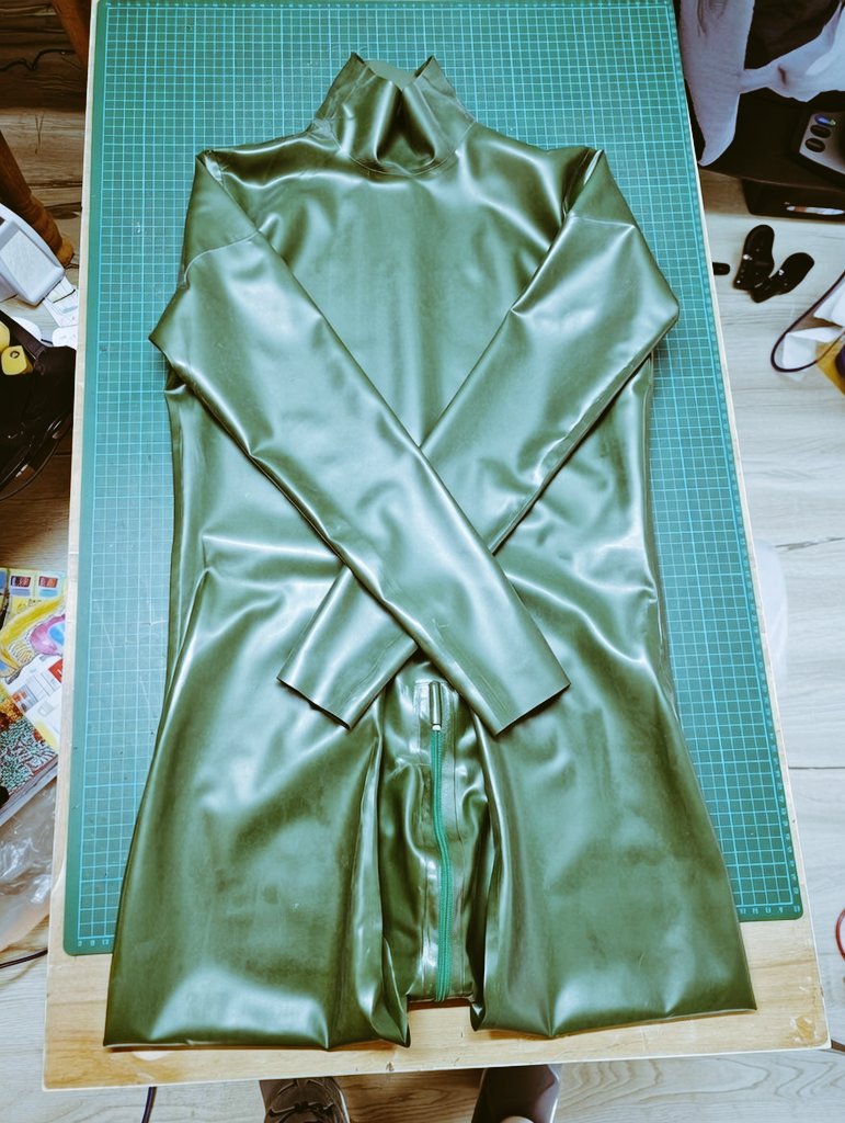 MLrubber tweet media