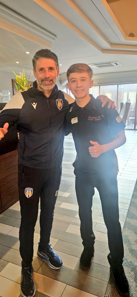 Great to meet <a href="/dancowley1/">Danny Cowley</a> this morning at the hotel in Bristol! Took the time to have a chat with us - class act. Good luck today ⚽️🙌