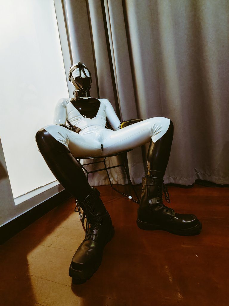 MLrubber tweet media