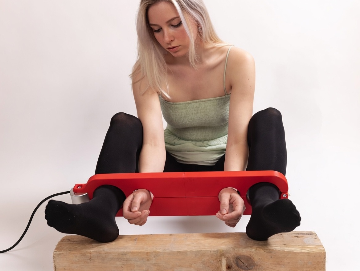 "One hour in this will make her think." selfbondage-shop.com/products/magbo…