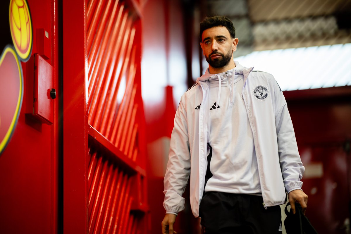Premier League tweet media