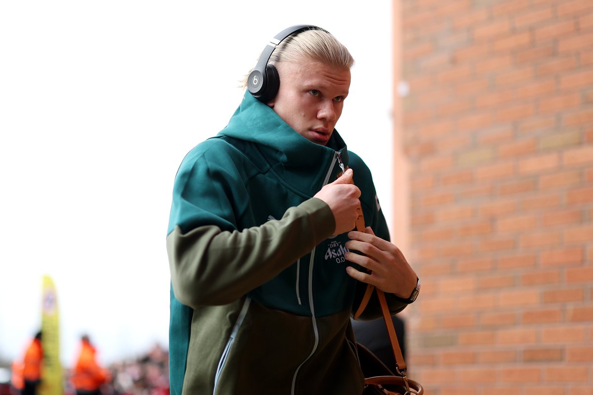 Premier League tweet media