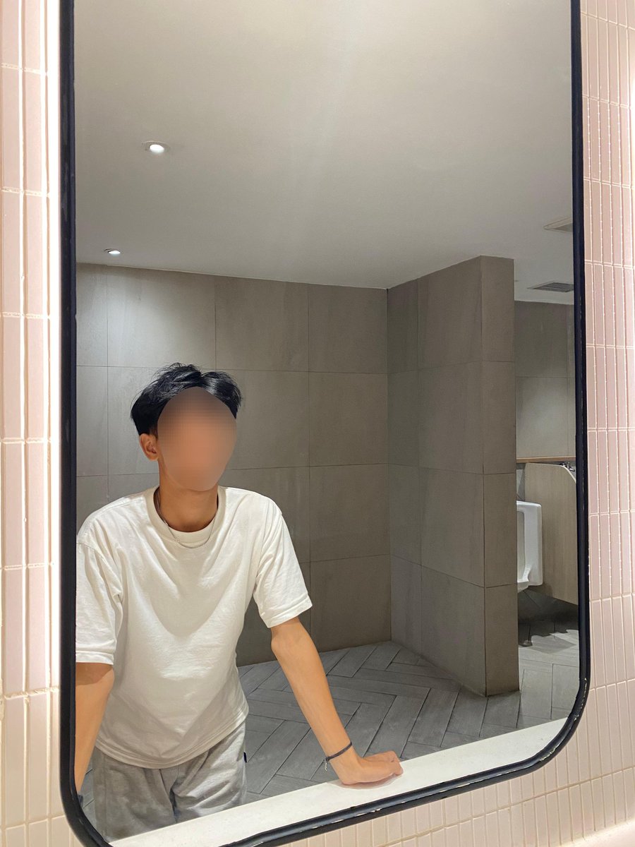 evhaschange's tweet image. kaca cinepolis cakep juga, foto sama kamu nya kapan? 😁 #gaysemarang