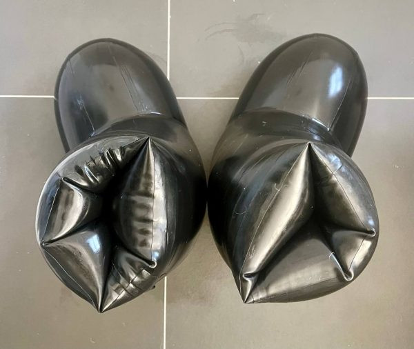 Rubber Paws tweet media