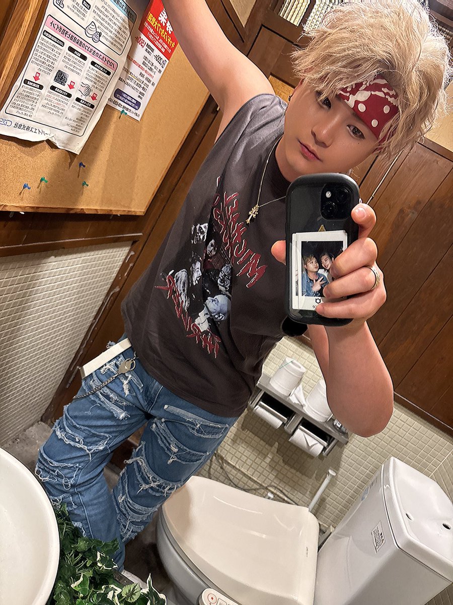 今日も飲むしかやろ

#VANQUISH #DIAMOMDGROUP #ホスト #梅田