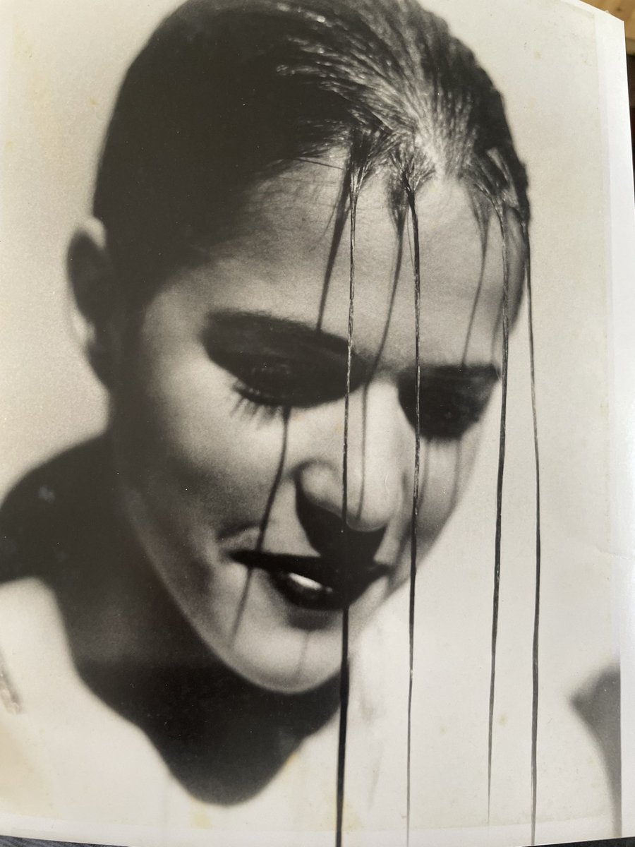 ArchieBrave's tweet image. This portrait is from my high school final art project