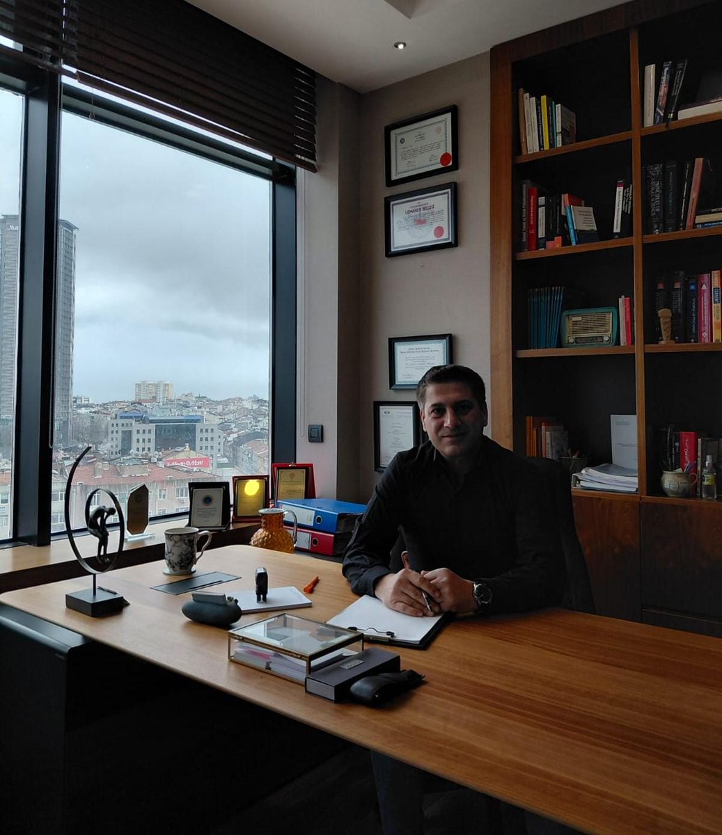 İstanbul Çağlayan Adliyesi karşısında Nurol Tower'da hukuk büromuza yerleştik.

Hayırlı olsun..