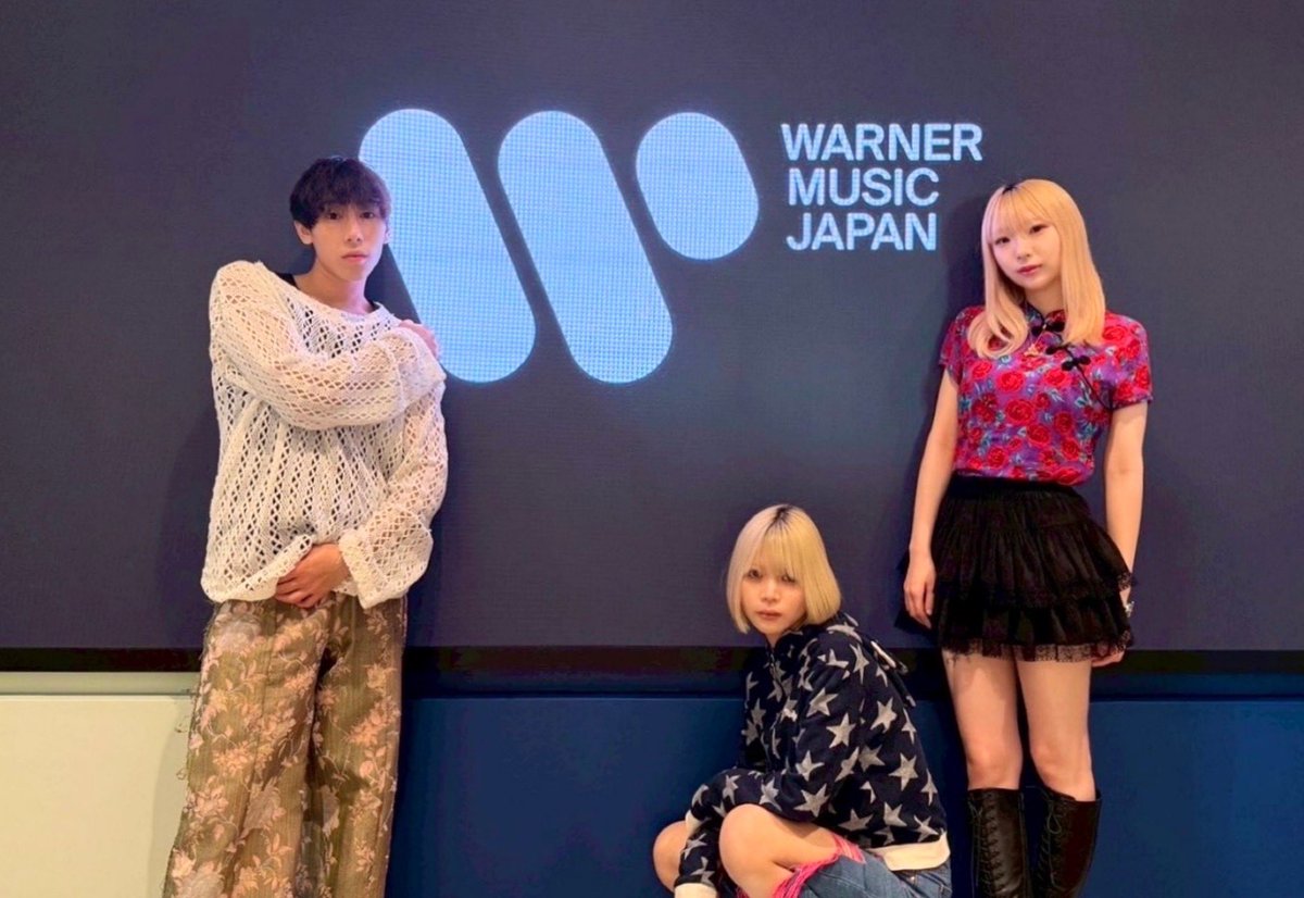 💥🍜‼️超重大発表‼️🍜💥

✰⋆｡:ﾟ･*☽:ﾟ･⋆｡✰⋆｡:ﾟ･*☽:ﾟ･⋆｡

三四少女は、2026年4月8日

ワーナーミュージックジャパンより、
メジャーデビューします！🤩🤩🤩

✰⋆｡:ﾟ･*☽:ﾟ･⋆｡✰⋆｡:ﾟ･*☽:ﾟ･⋆｡