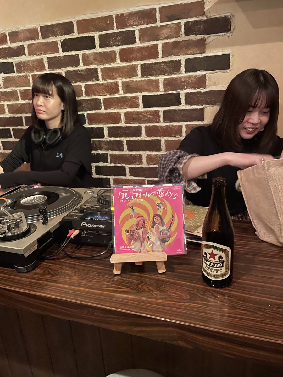 modspanda's tweet image. 双子DJがスピンする双子姉妹の歌。