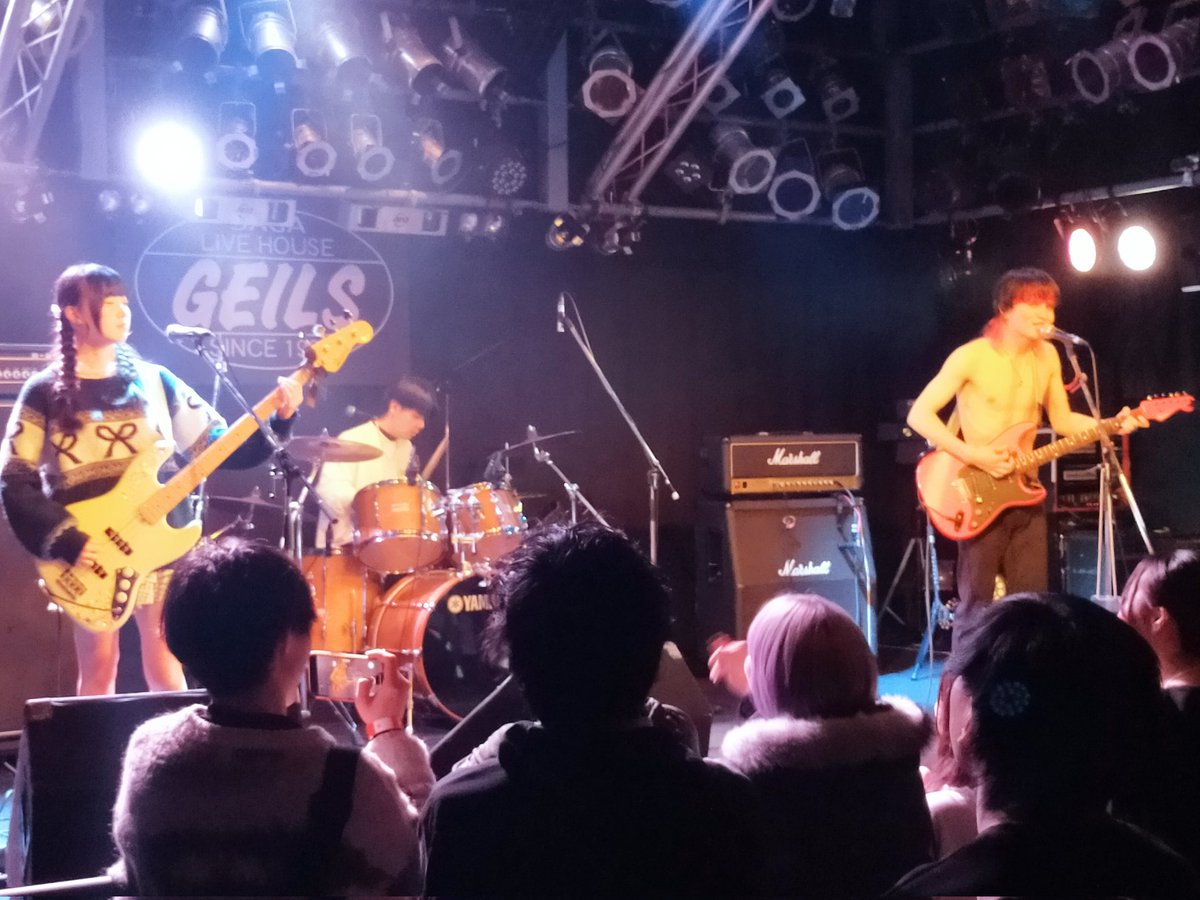 b920's tweet image. なんだかんだ言っても何か食うとなったらラーメンにしてしまう
行ける時間と金があればライブは行くよね
急に思い立って行ったもので自分のバンドのCDも告知ビラやポスターも持って行くの忘れてた💦
お疲れ様でした🙏