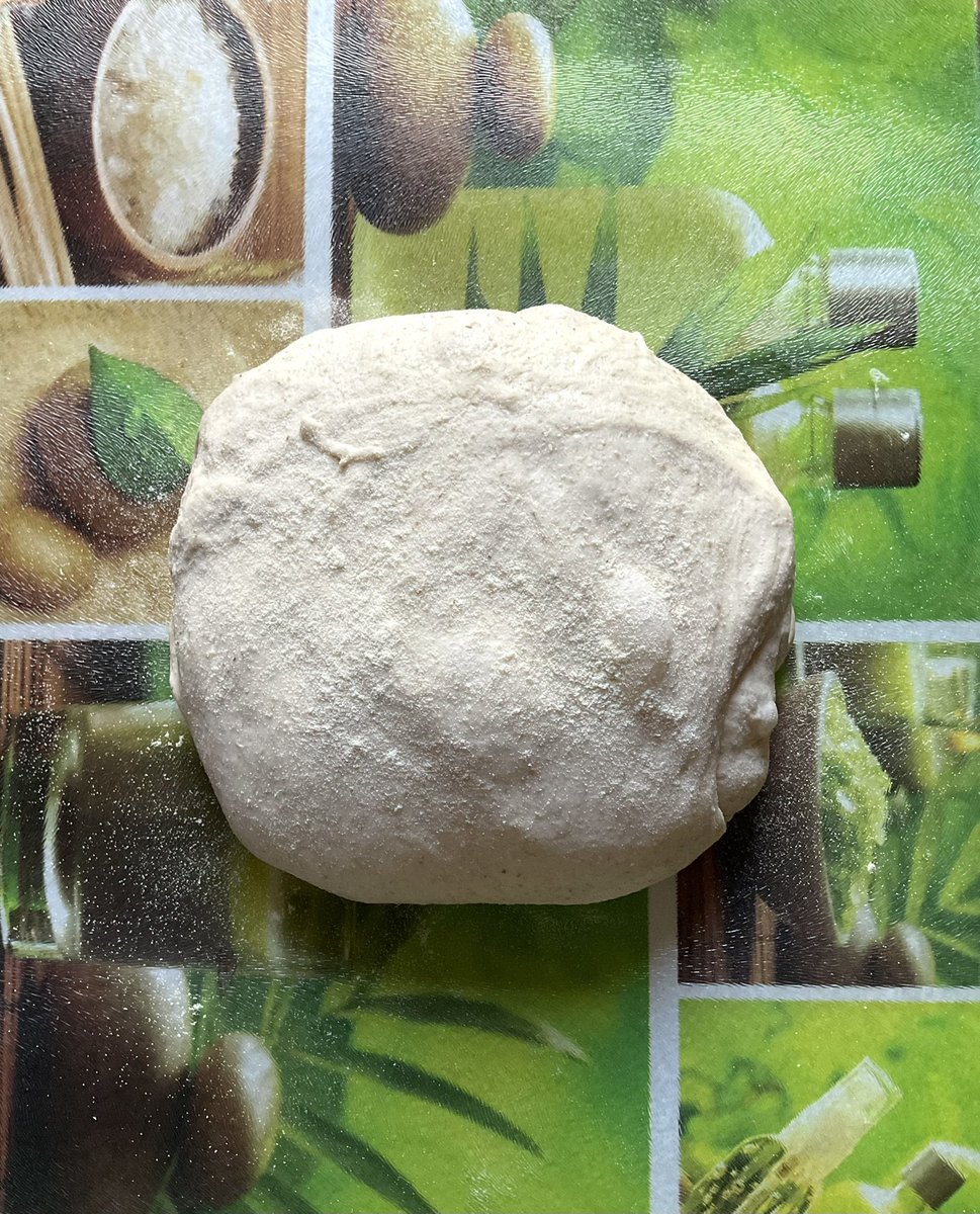 World Pizza Day. Vuoi non festeggiare con la mia preferita? 𝐎𝐥𝐢𝐯𝐞 𝐭𝐚𝐠𝐠𝐢𝐚𝐬𝐜𝐡𝐞, 𝐜𝐚𝐩𝐩𝐞𝐫𝐢, 𝐜𝐚𝐫𝐜𝐢𝐨𝐟𝐢 e 𝐬𝐩𝐢𝐧𝐚𝐜𝐢. 
E qualche scaglia di 𝐏𝐚𝐫𝐦𝐢𝐠𝐢𝐚𝐧𝐨 𝐑𝐞𝐠𝐠𝐢𝐚𝐧𝐨 la renderà ancor più sfiziosa. Buon pranzo!
#GiornataMondialeDellaPizza