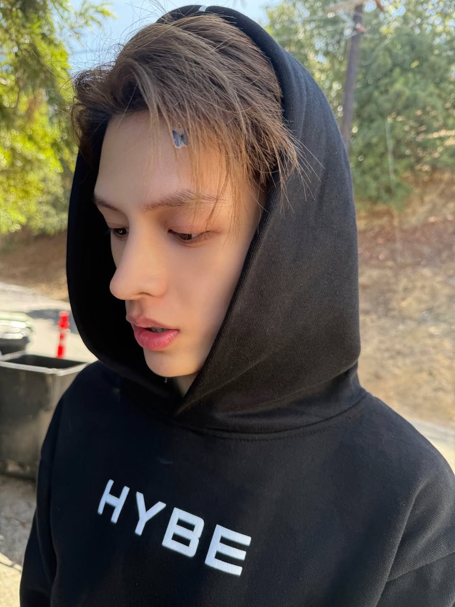 geuracious's tweet image. hes so boyfriend