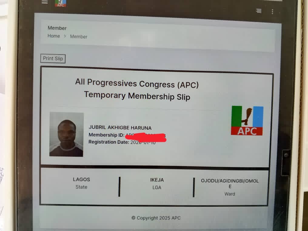 JubyJuby7's tweet photo. The process is going smoothly and thanks to our leaders of our great party in Ojodu LCDA, Ikeja Lagos State.
#APCMembership #apc #apcslip #MeAndTheeSeries https://t.co/K6VrnPB5Rz