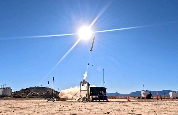 top_force's tweet photo. 🚀🇺🇸 Next-Gen Short-Range Interceptor #NGSRI #SHORAD La succession du missile antiaérien portable #MANPADS Man-portable air-defense systems FIM-92 Stinger se précise https://t.co/biHWD3Jzp3 https://t.co/aTxeIPGwPq