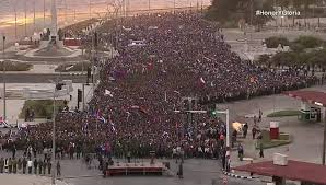 Solo Cuba para dar tamaña demostración de agradecimiento a sus hijos caídos en cumplimiento del deber,  solo Cuba para enviar un mensaje tan claro y contundente 
CUANDO LA PATRIA LLAMA TODO LO DEMÁS DEJA DE SER PRIORITARIO 
#CubaEstáFirme 
#CenasaCuba
