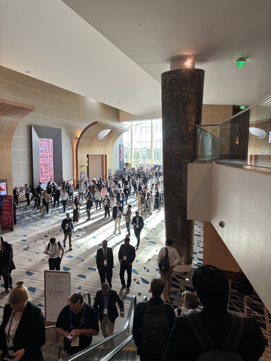 capt_fadag's tweet photo. اختتم اليوم مؤتمر الجمعية الأمريكية لعلوم الطيران والفضاء SciTech والمقام بمدينة أورلاندو. تجربة مميزة أتاحت لي الفرصة للقاء الرواد، والمختصين، والزملاء، والاستزادة من العلم في مجالات مثل مدارات المركبات الفضائية، والمناورات الفضائية، ونظم التحكم والملاحة.
#AIAASciTech https://t.co/TgTTxZ4FAv