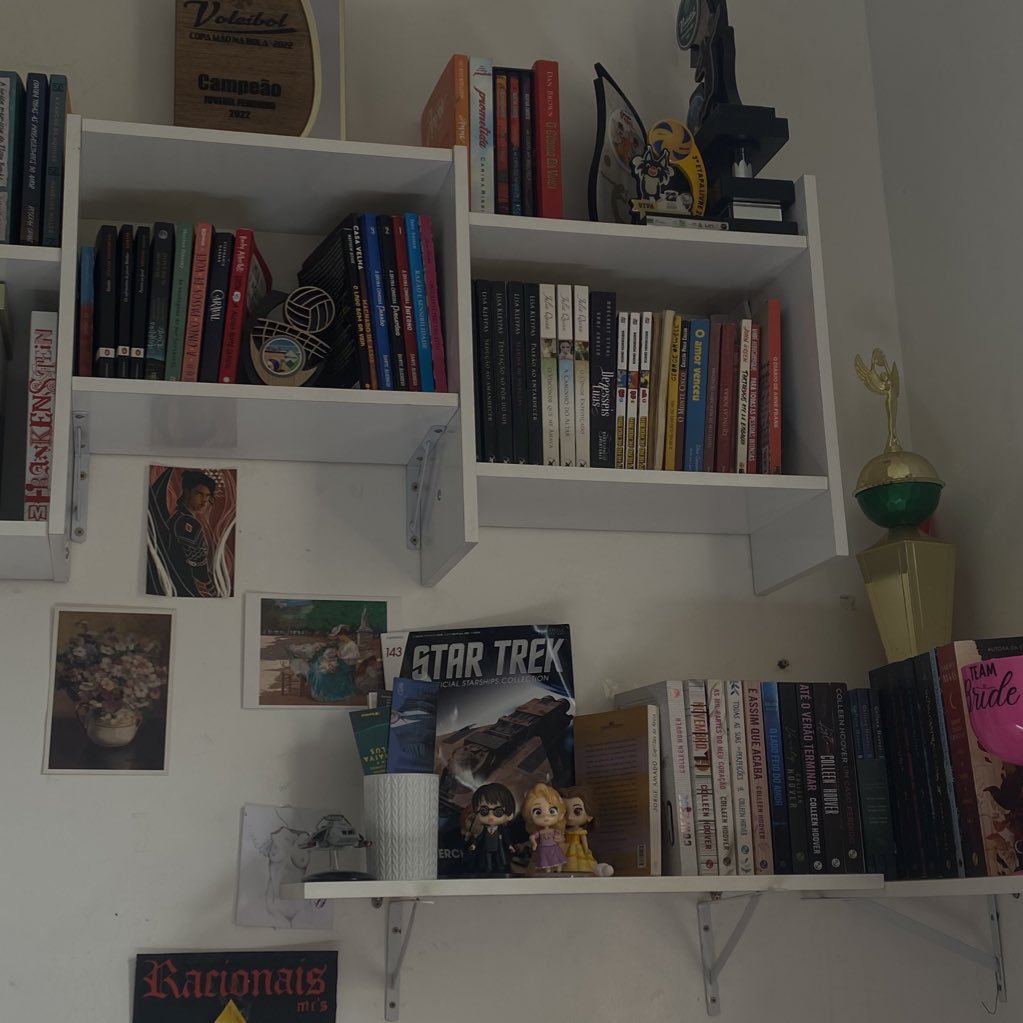 malluzsx's tweet image. about me ♱

2005
Vestibulanda de medicina 
Foco: UFG e ENEM

𑣲 | letterboxd, the neigbourhood, livros, games, chuva

♥︎ | ⤿ = mutuals
#studytwtbr #studytwt #booktwt