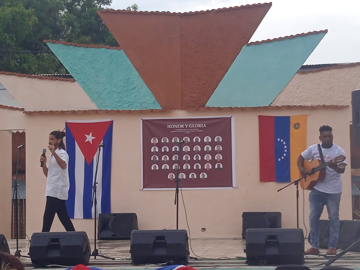 YuneikiI's tweet photo. #CubaEsCoraje y no hay un día en el que este pueblo no lo demuestre. #HonorYGloria a los caídos https://t.co/L649LJRLkA