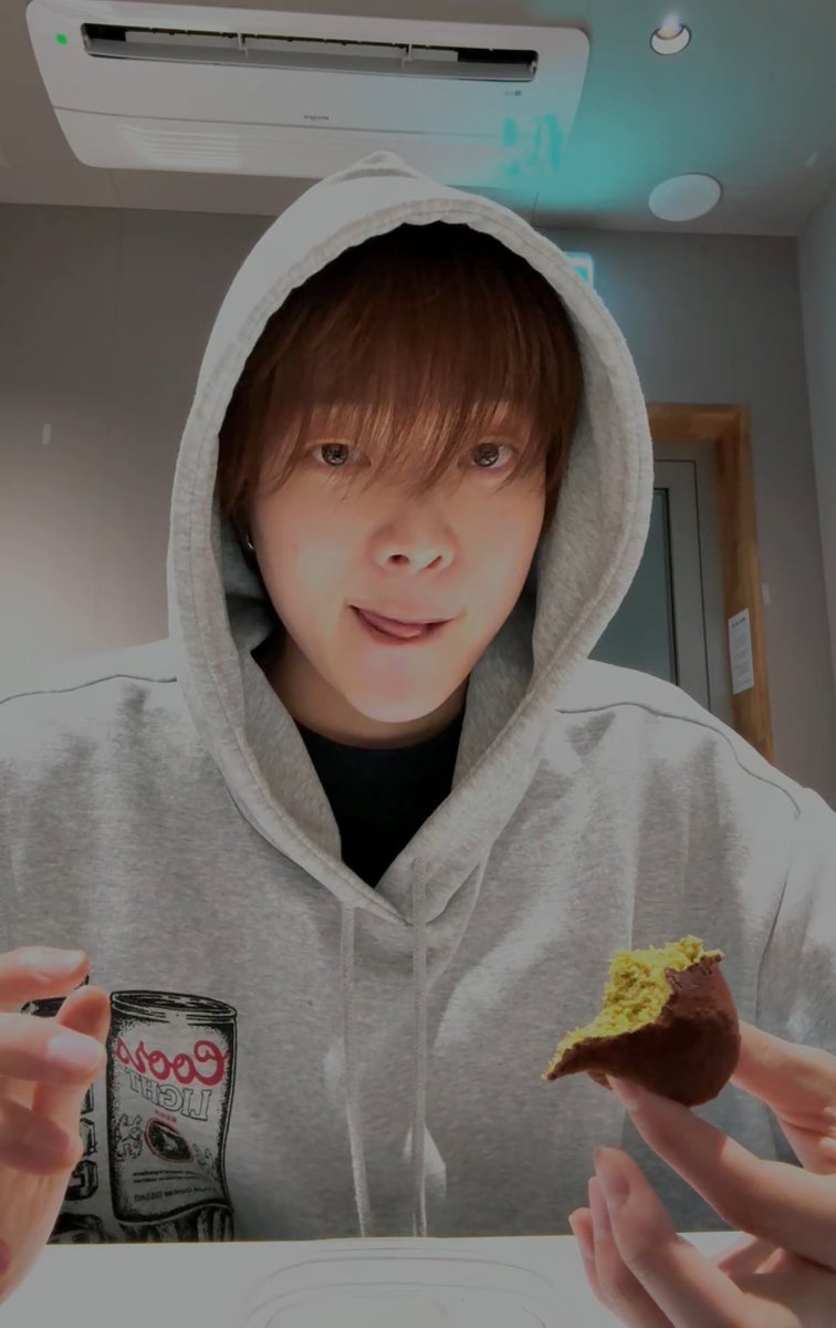 ejooland's tweet image. cannibalism saturday yay!