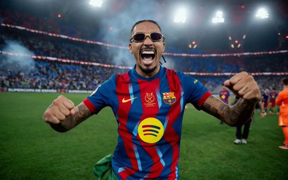 ManagingBarca's tweet image. 🚨🗣️ Hansi Flick: “Raphinha has some issues due to a knock, which is why he stayed in the gym. We’ll have to wait until tomorrow to know if he can play.”