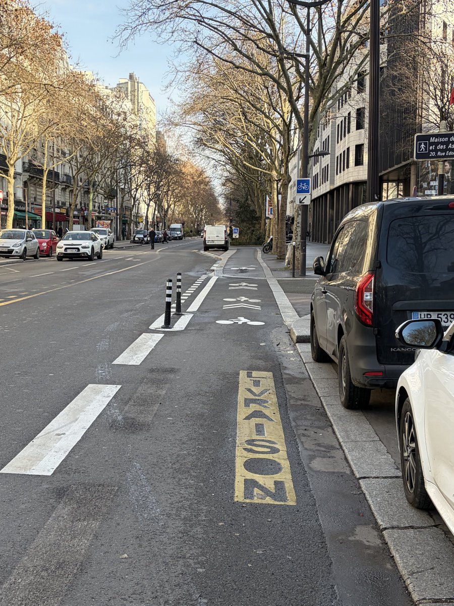 ENFIN !!! Il a fallu attendre 5 ans …
Je ne suis pas dupe, bientôt les élections hein <a href="/FrancoisDagnaud/">François Dagnaud</a> <a href="/APilartz/">Andréas Pilartz</a> <a href="/ParisEnSelle/">Paris en Selle</a> 
Mais merci quand même pour mes filles ! C’est efficace, les voitures attendent maintenant